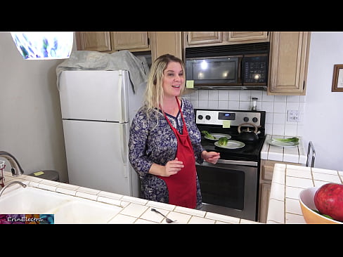 ❤️ Stepmom milking him in the kitchen before his date. ❤❌ Super sex at en-gb.hentai-id.ru